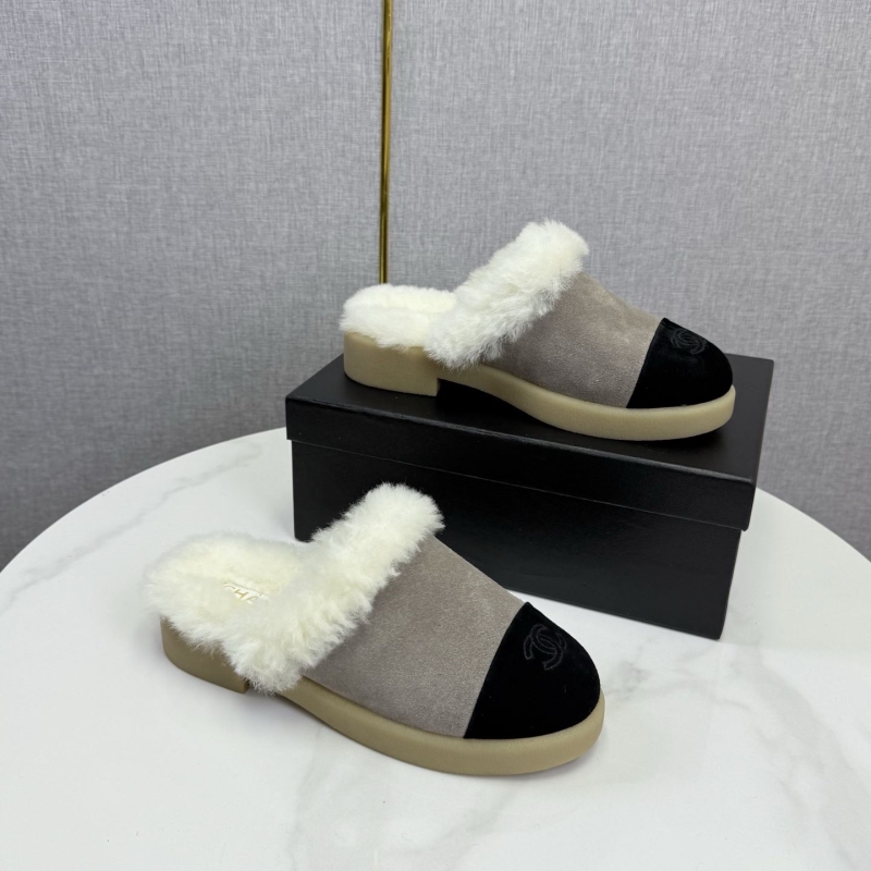 Ch**el slippers